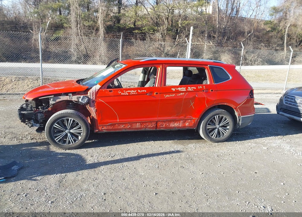 2018 VOLKSWAGEN TIGUAN VIN: 3VV2B7AX5JM184813