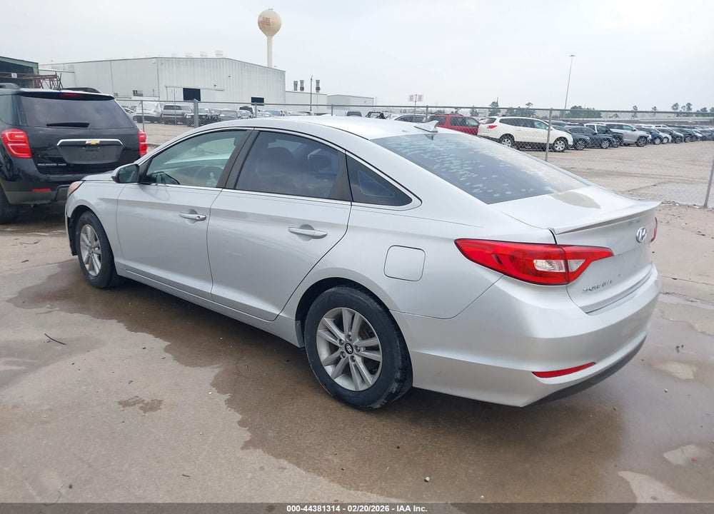 2015 HYUNDAI SONATA SE VIN: 5NPE24AF4FH160727