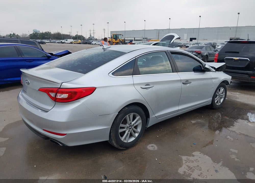 2015 HYUNDAI SONATA SE VIN: 5NPE24AF4FH160727