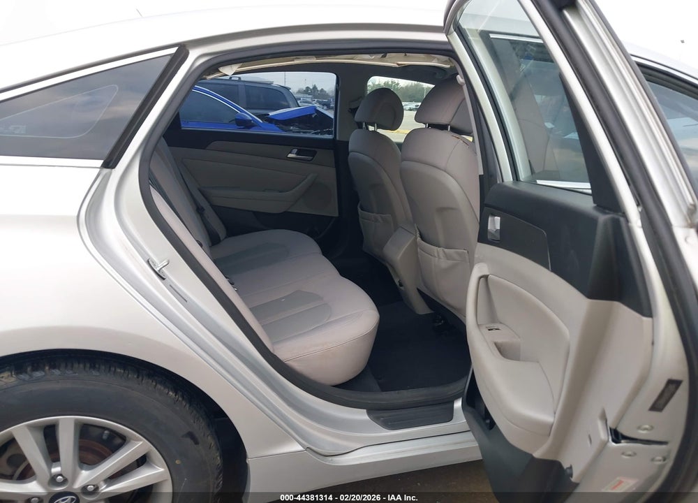 2015 HYUNDAI SONATA SE VIN: 5NPE24AF4FH160727