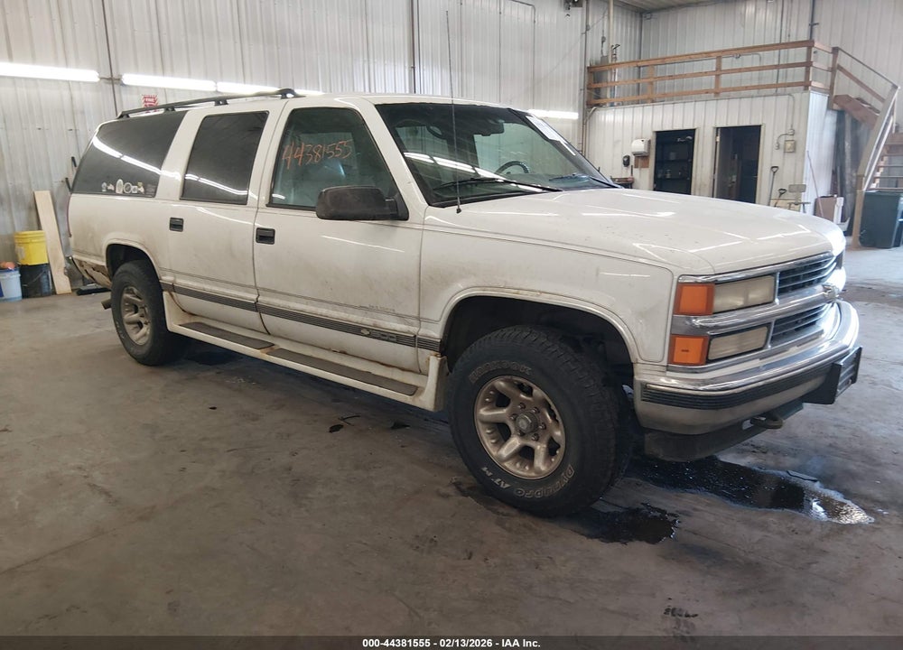 1996 CHEVROLET SUBURBAN K1500 VIN: 3GNFK16R9TG147957