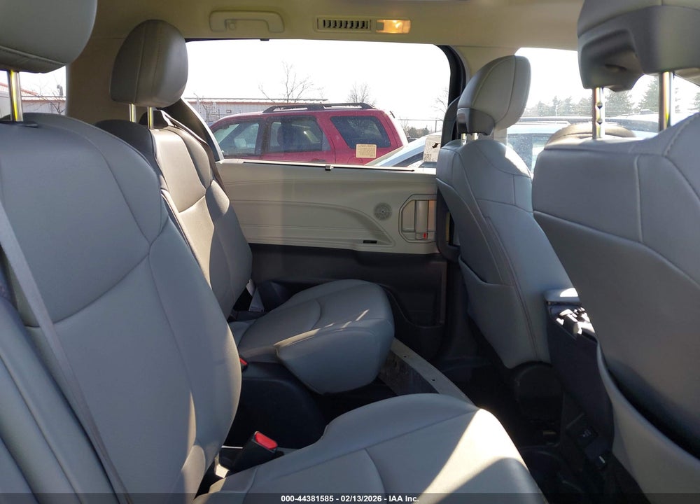 2023 TOYOTA SIENNA XLE VIN: 5TDJSKFC4PS103991