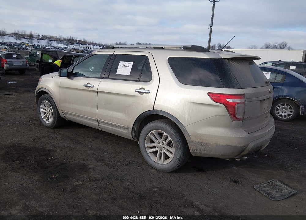 2011 FORD EXPLORER XLT VIN: 1FMHK8D85BGA24117