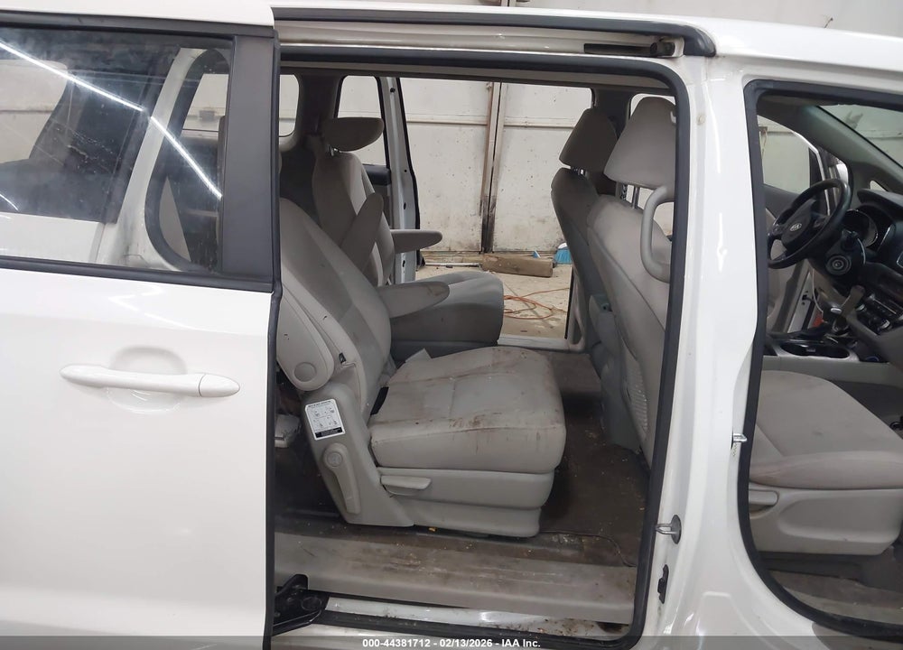 2017 KIA SEDONA L VIN: KNDMA5C17H6257732