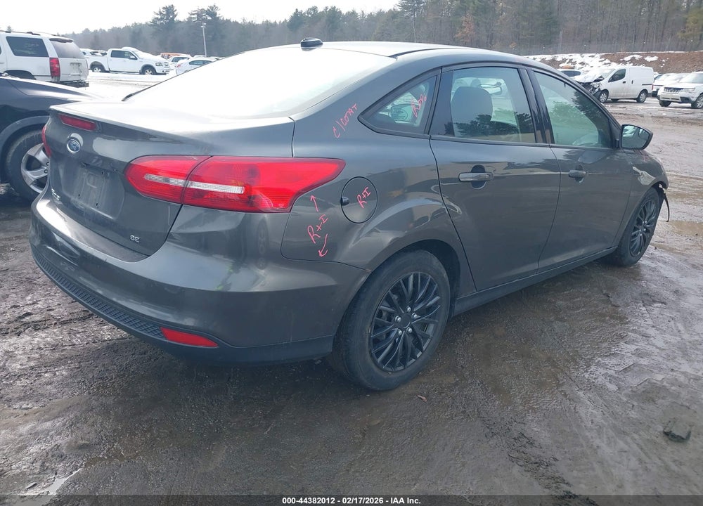 2018 FORD FOCUS SE VIN: 1FADP3F24JL237653