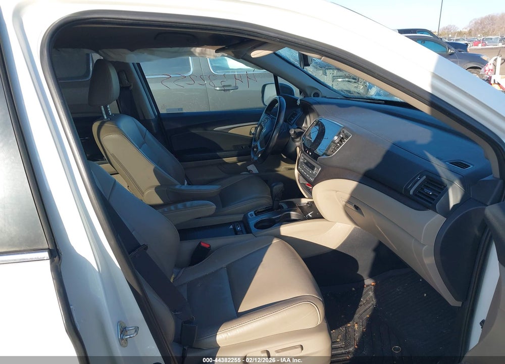 2019 HONDA PILOT EX-L VIN: 5FNYF6H55KB074068