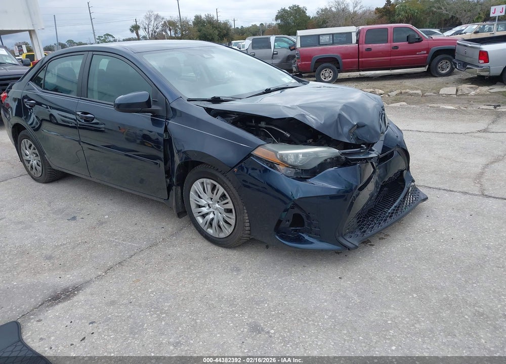 2018 TOYOTA COROLLA LE VIN: 2T1BURHE0JC095989
