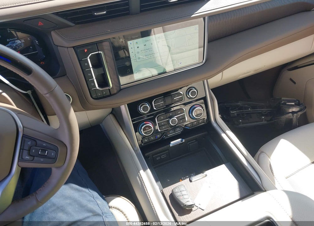 2024 GMC YUKON XL 4WD DENALI VIN: 1GKS2JKT4RR172822