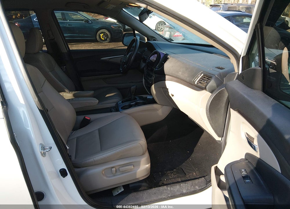 2019 HONDA PILOT EX-L VIN: 5FNYF6H53KB006545