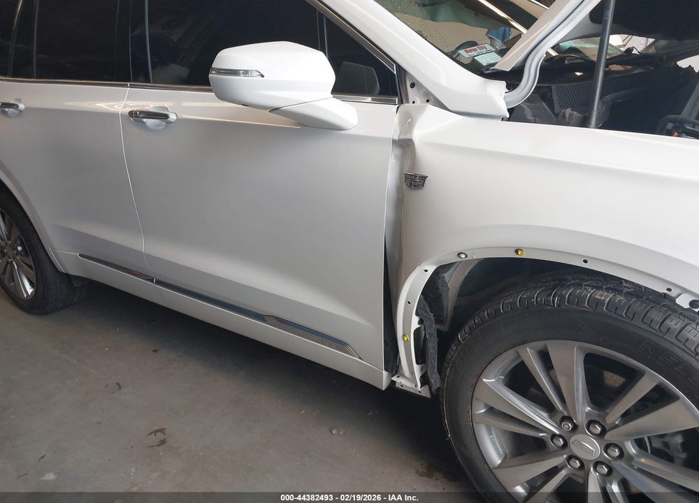 2022 CADILLAC XT6 FWD PREMIUM LUXURY VIN: 1GYKPCRS3NZ142303