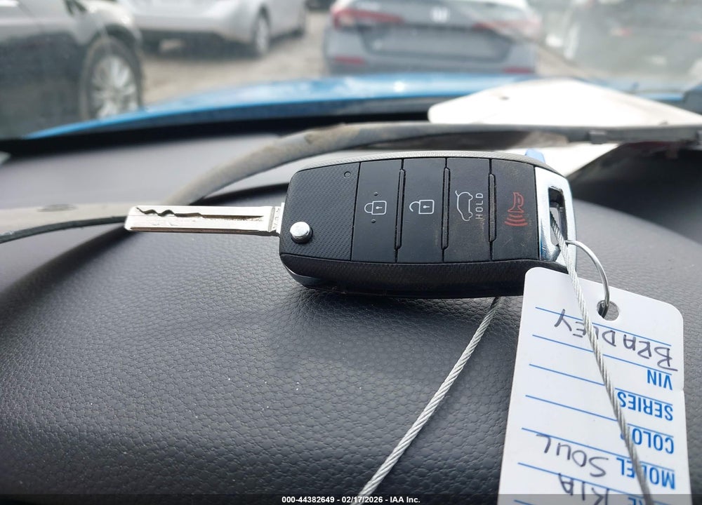 2016 KIA SOUL + VIN: KNDJP3A59G7374264