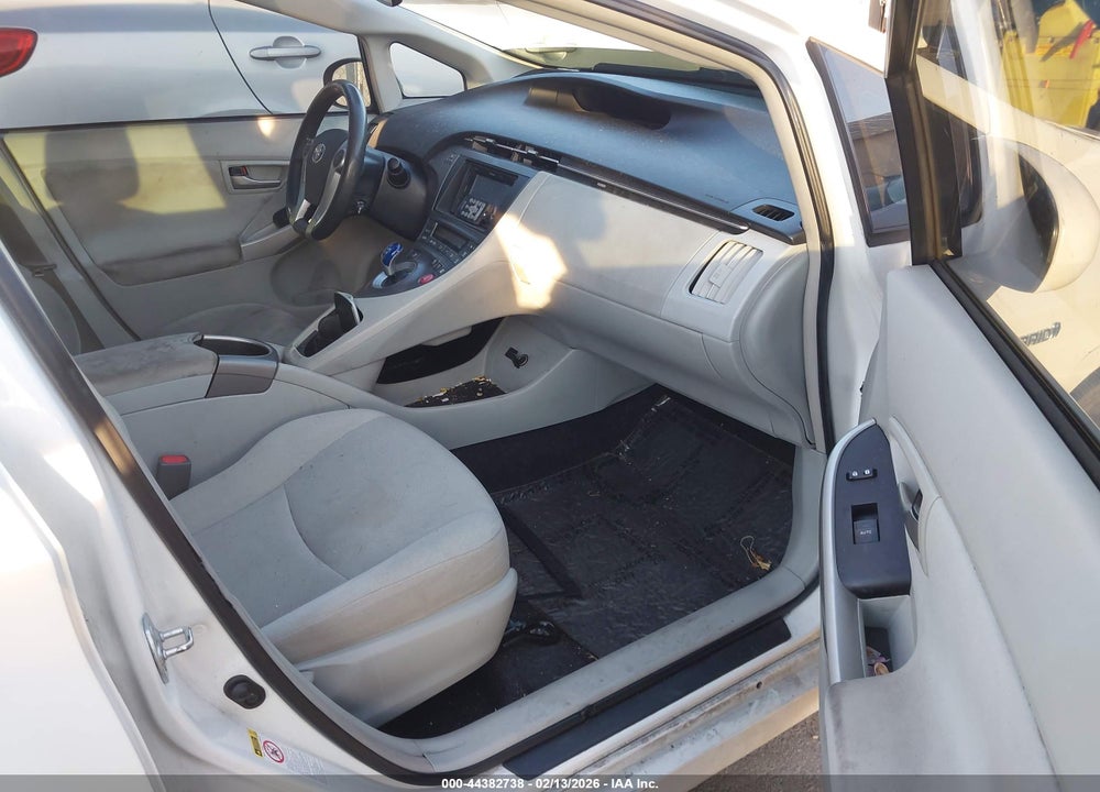 2014 TOYOTA PRIUS THREE VIN: JTDKN3DU3E1757761