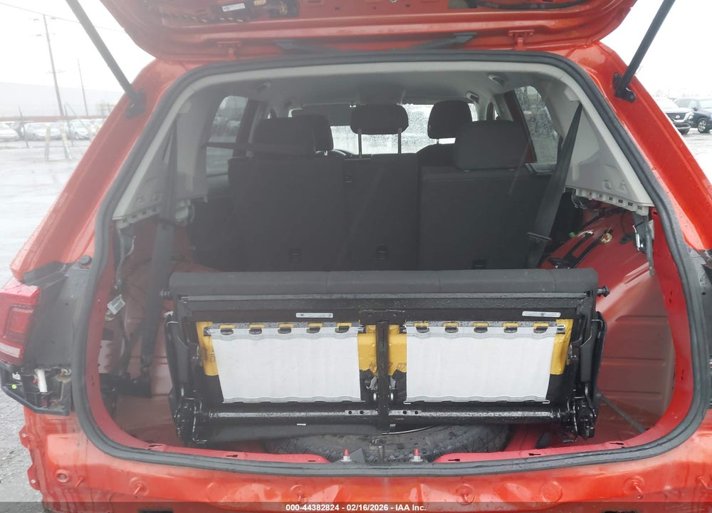 2018 VOLKSWAGEN TIGUAN 2.0T S VIN: 3VV1B7AX8JM188494