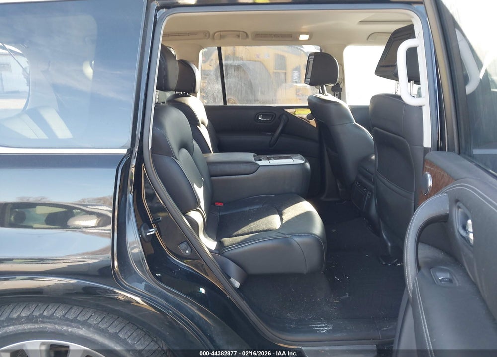 2015 INFINITI QX80 VIN: JN8AZ2NE2F9086091