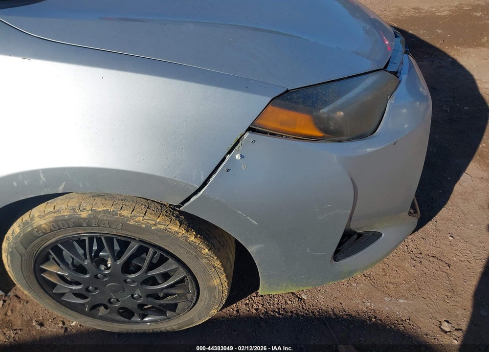 2018 TOYOTA COROLLA LE VIN: 5YFBURHEXJP755648
