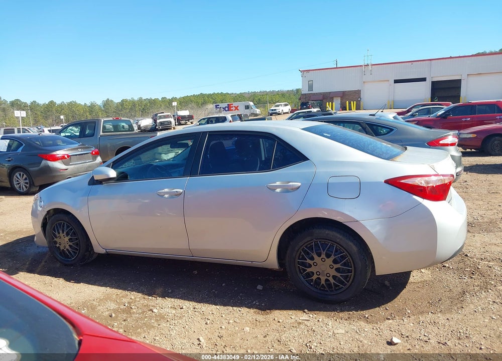 2018 TOYOTA COROLLA LE VIN: 5YFBURHEXJP755648