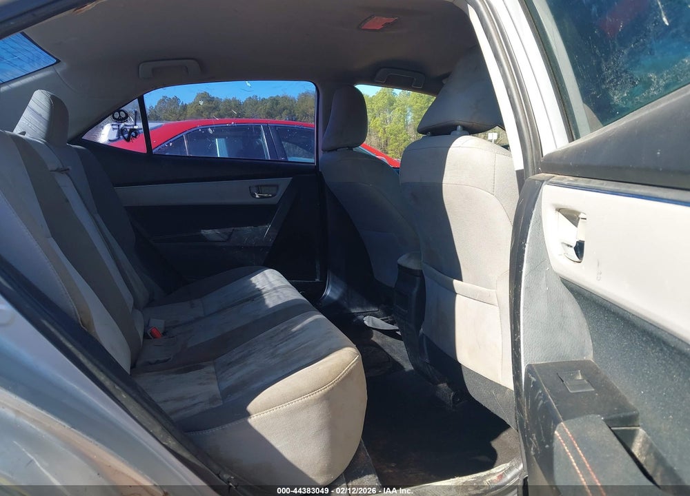 2018 TOYOTA COROLLA LE VIN: 5YFBURHEXJP755648