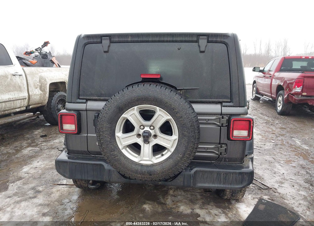 2018 JEEP WRANGLER UNLIMITED SPORT S 4X4 VIN: 1C4HJXDN3JW145174