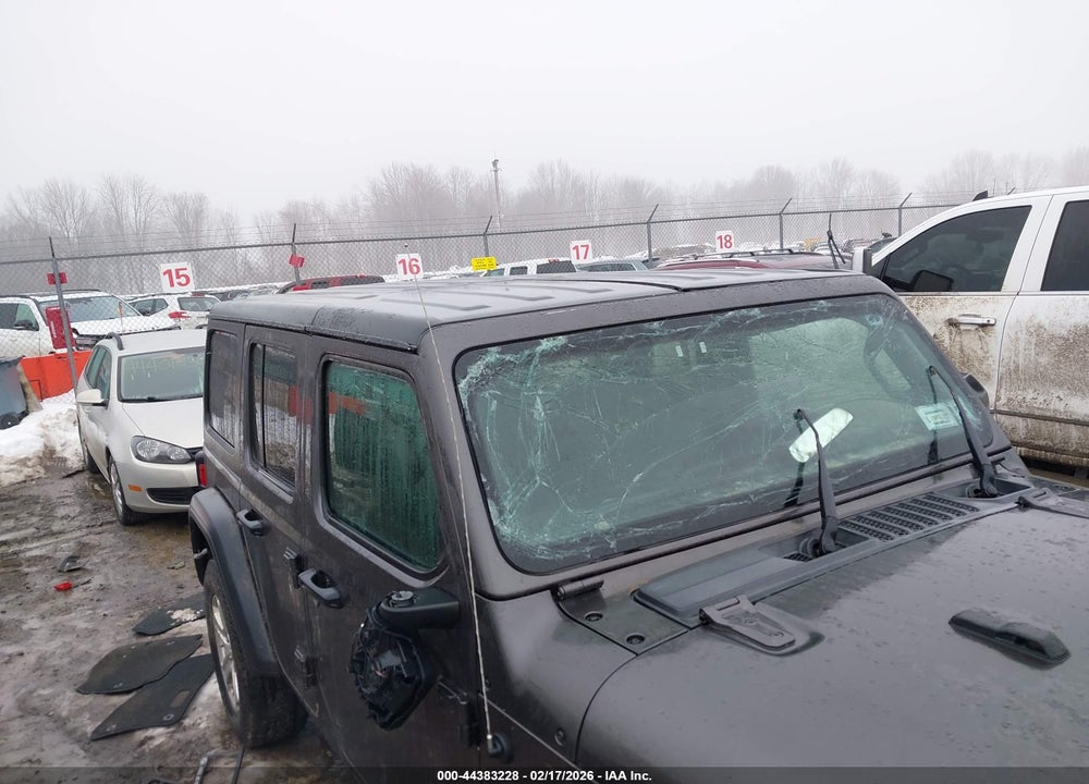 2018 JEEP WRANGLER UNLIMITED SPORT S 4X4 VIN: 1C4HJXDN3JW145174