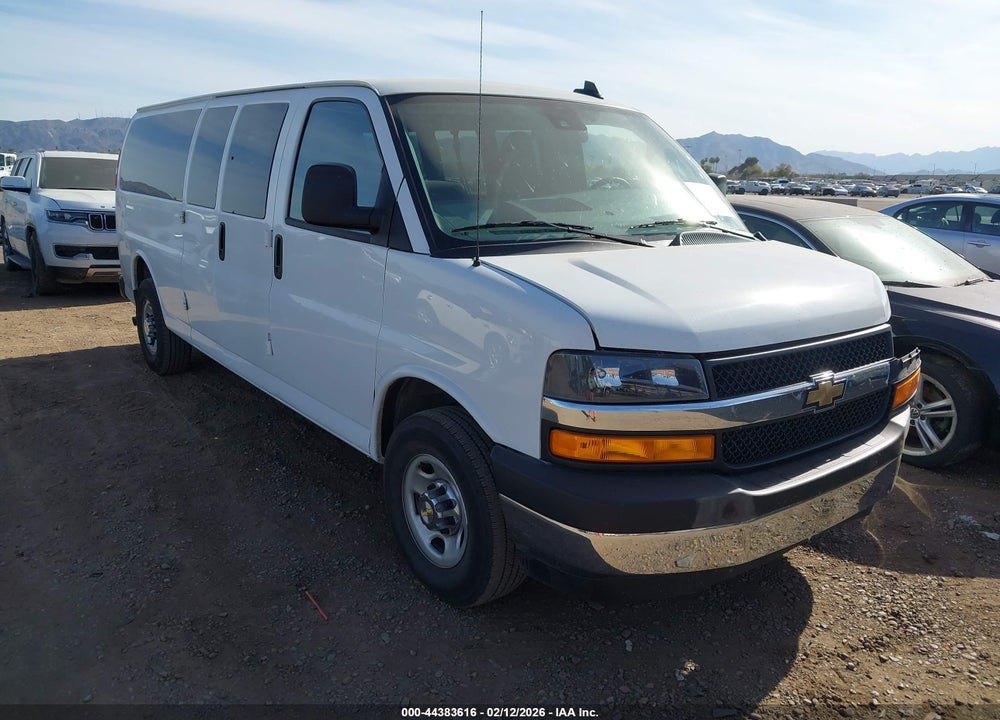2025 CHEVROLET EXPRESS PASSENGER RWD 3500 EXTENDED WHEELBASE LT VIN: 1GAZGPF75S1104862