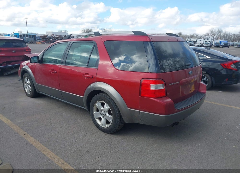 2005 FORD FREESTYLE SEL VIN: 1FMDK02105GA00186