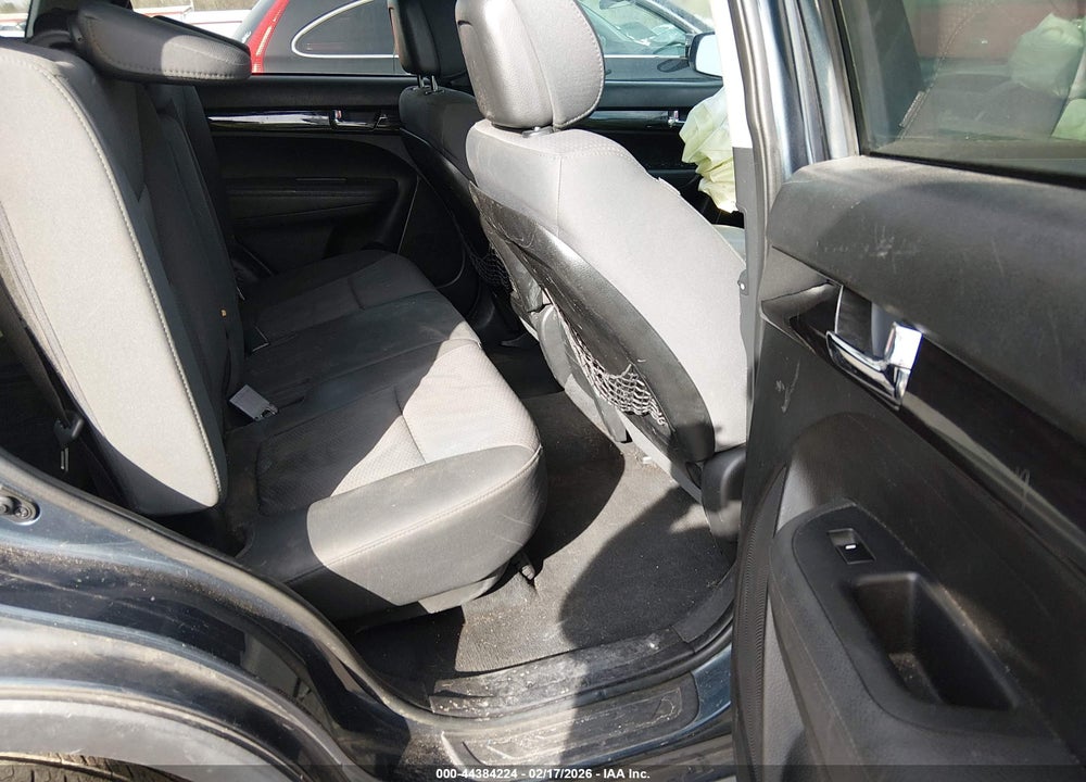 2012 KIA SORENTO LX V6 VIN: 5XYKT4A28CG202929