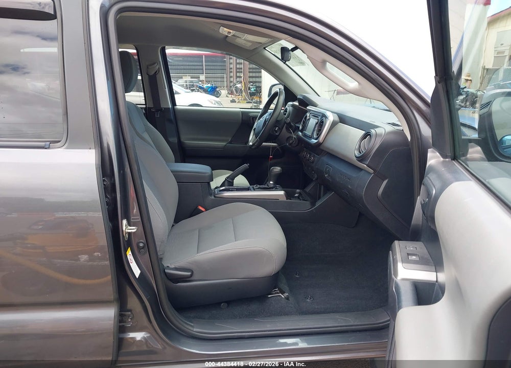 2019 TOYOTA TACOMA SR5 VIN: 5TFAX5GN7KX160255