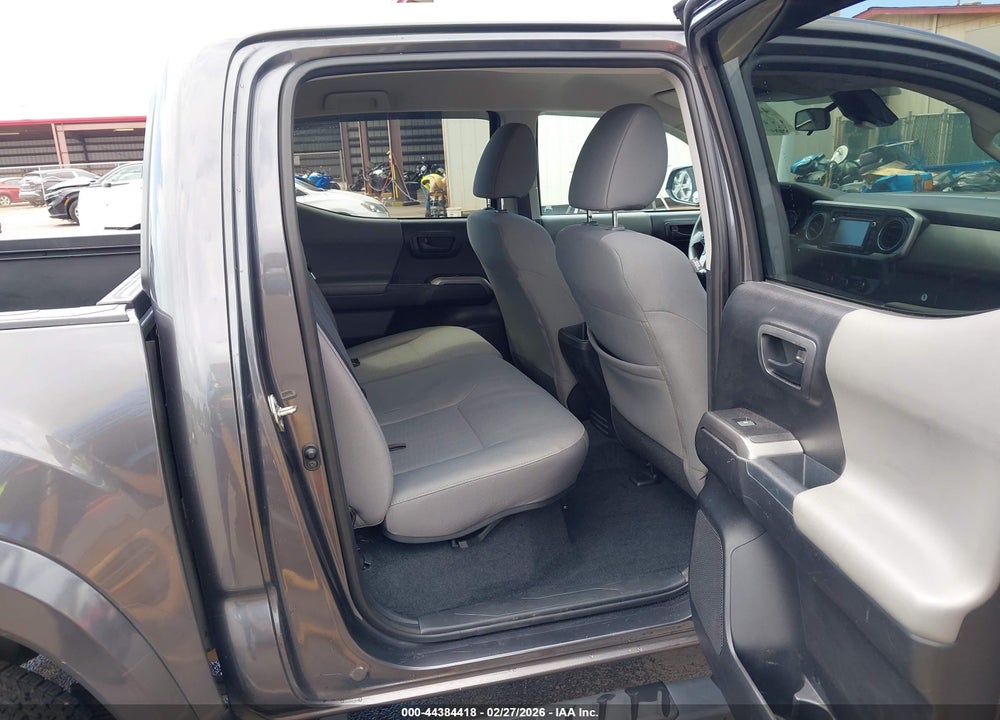 2019 TOYOTA TACOMA SR5 VIN: 5TFAX5GN7KX160255