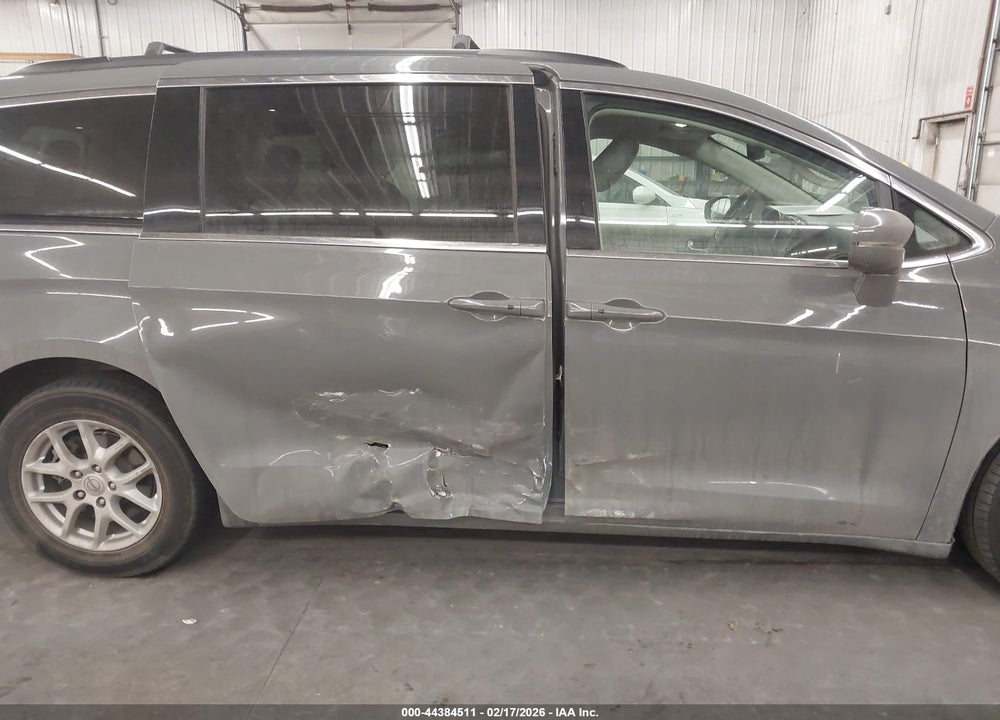 2022 CHRYSLER PACIFICA TOURING L VIN: 2C4RC1BG7NR128179