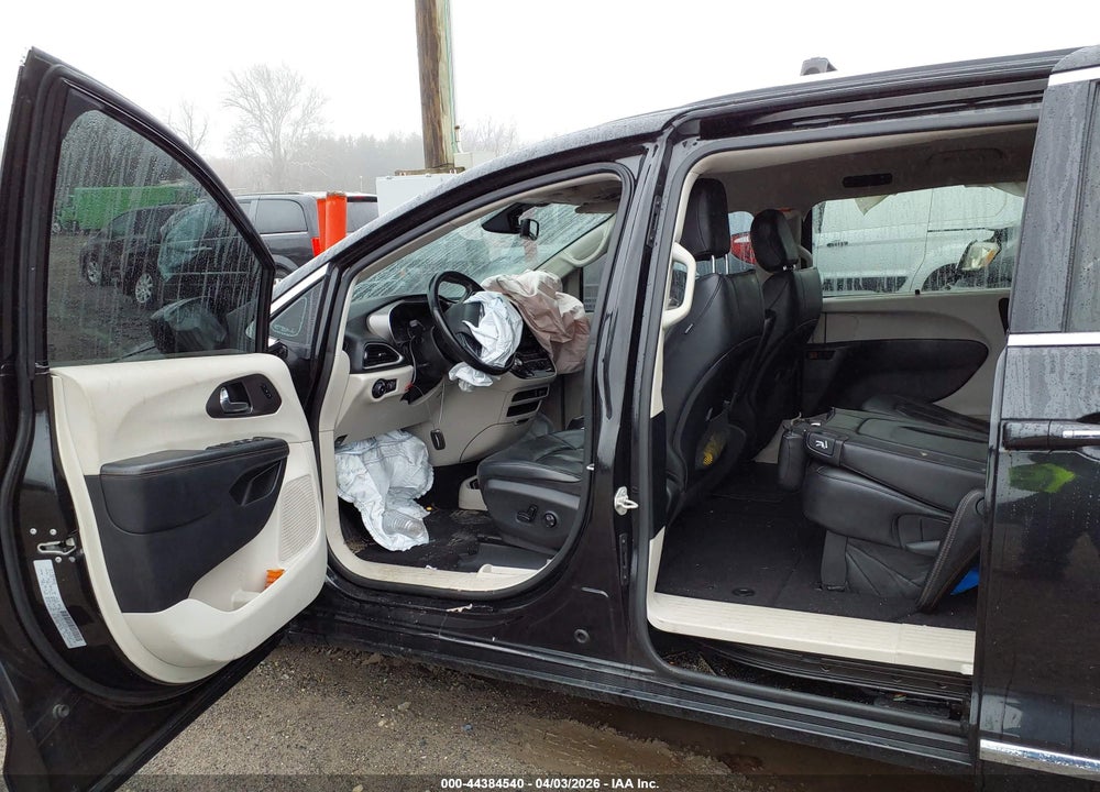 2020 CHRYSLER PACIFICA TOURING L VIN: 2C4RC1BG3LR140164