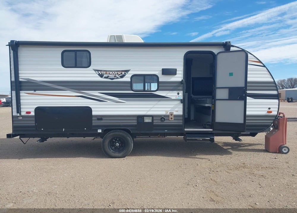 2022 FOREST RIVER 22' BUMPER PULL TRAVEL TRAILER VIN: 5ZT2WDGC6NN500333