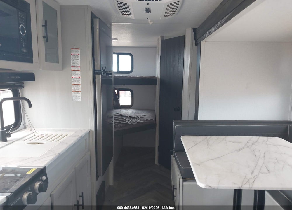 2022 FOREST RIVER 22' BUMPER PULL TRAVEL TRAILER VIN: 5ZT2WDGC6NN500333