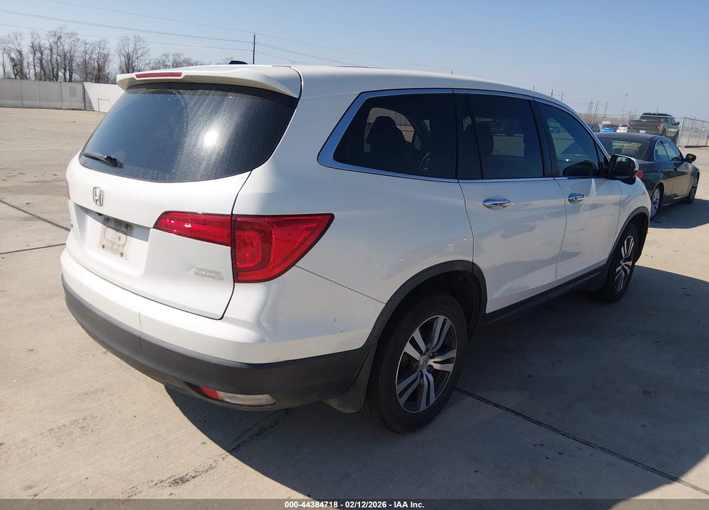 2018 HONDA PILOT EX VIN: 5FNYF5H39JB003401