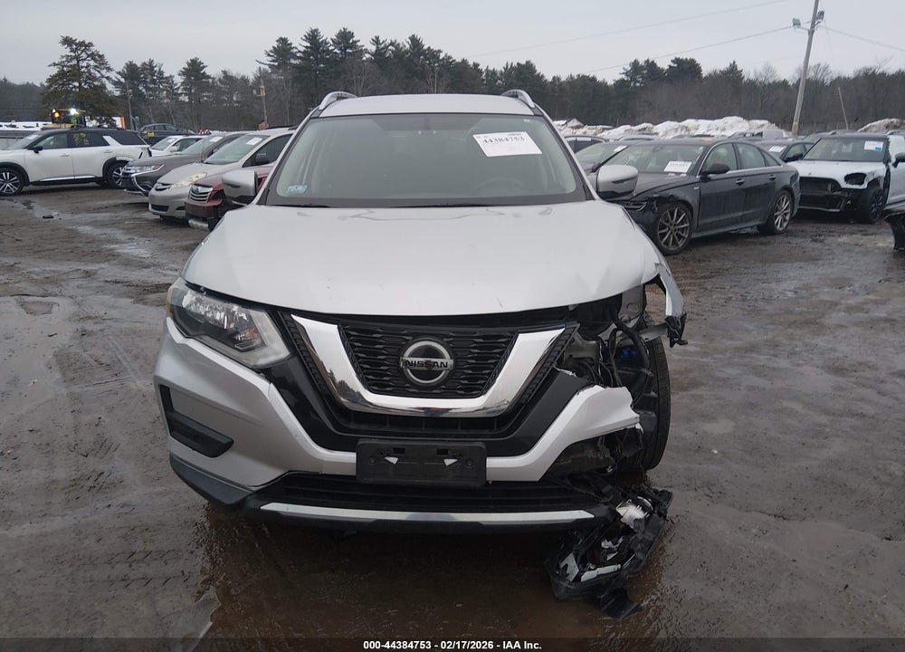 2018 NISSAN ROGUE SV VIN: KNMAT2MV9JP576031