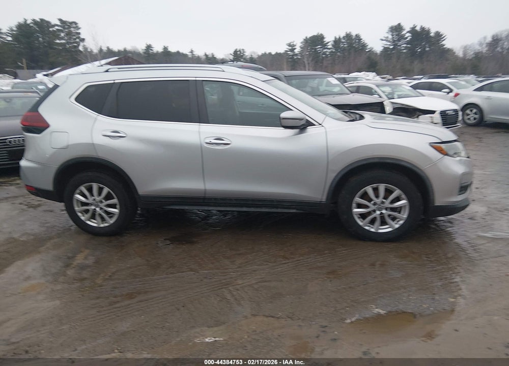 2018 NISSAN ROGUE SV VIN: KNMAT2MV9JP576031