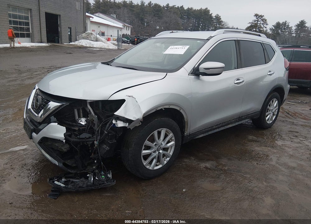 2018 NISSAN ROGUE SV VIN: KNMAT2MV9JP576031