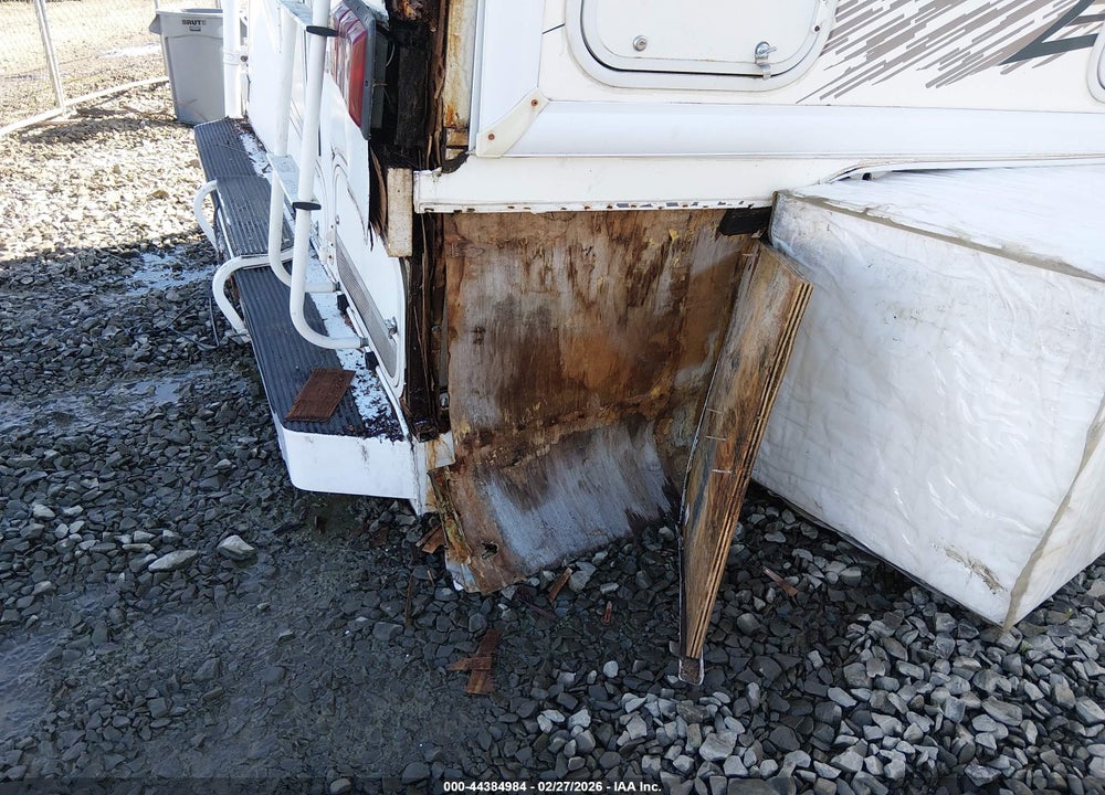 2000 FLEETWOOD CARIBOU VIN: 1EJ6N0905Y2398128