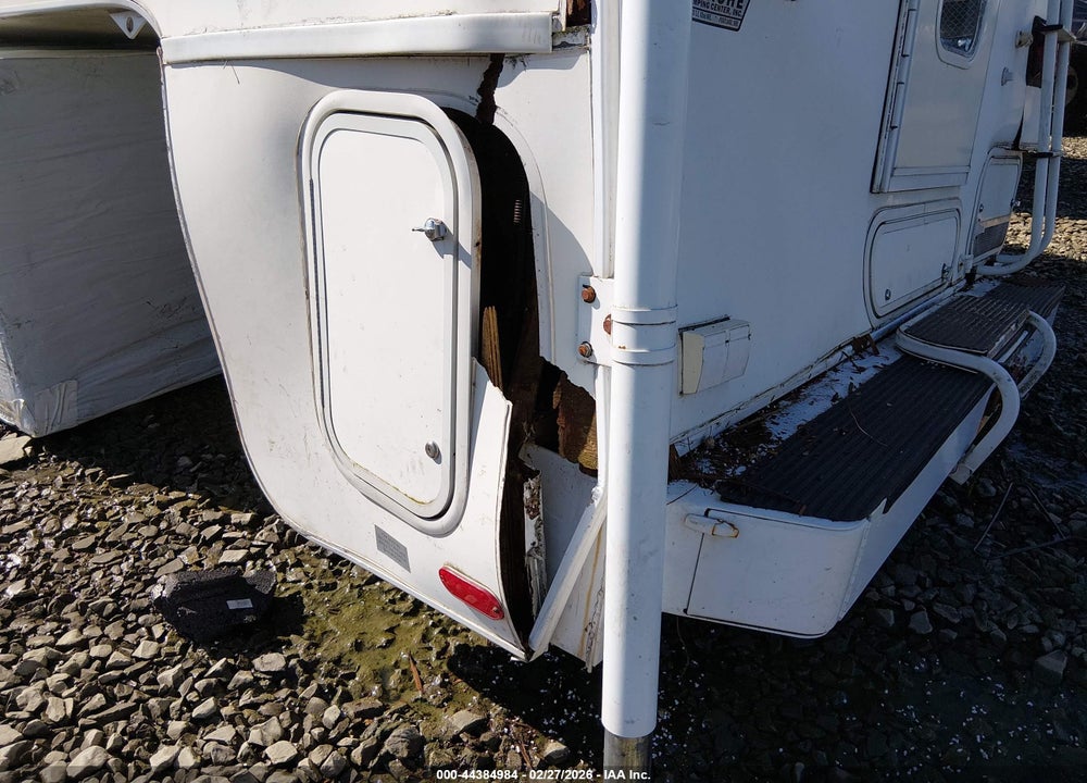 2000 FLEETWOOD CARIBOU VIN: 1EJ6N0905Y2398128