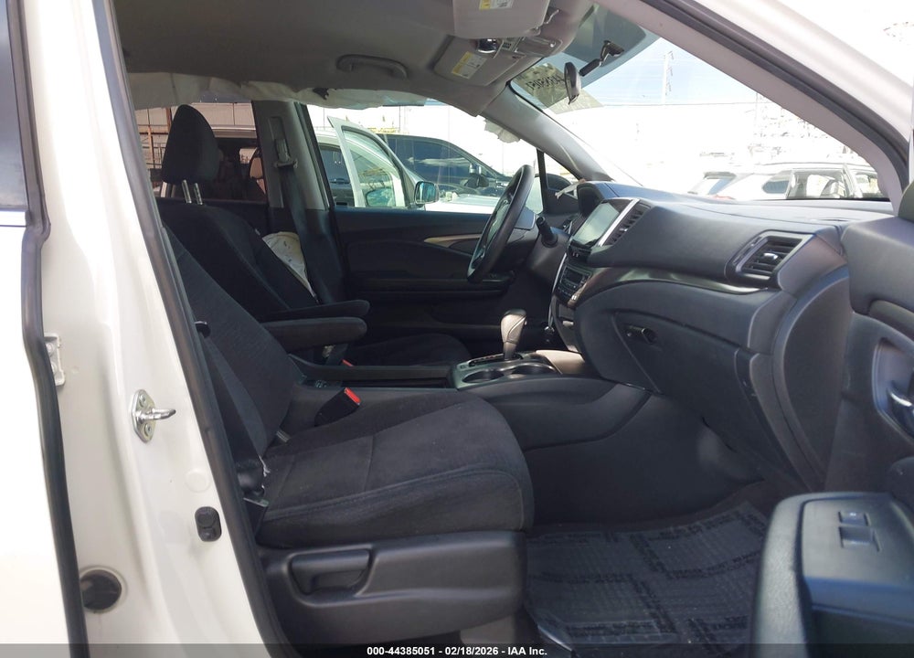 2018 HONDA PILOT EX VIN: 5FNYF5H35JB016050