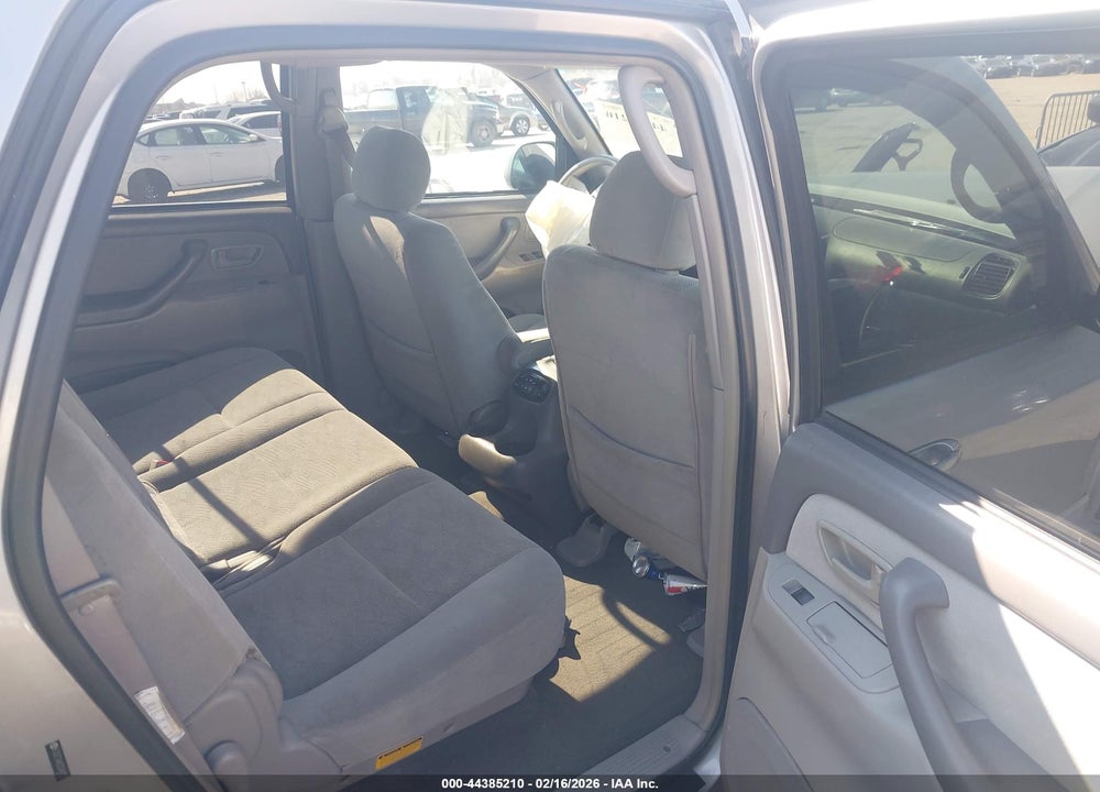 2005 TOYOTA SEQUOIA SR5 V8 VIN: 5TDZT34A55S240121