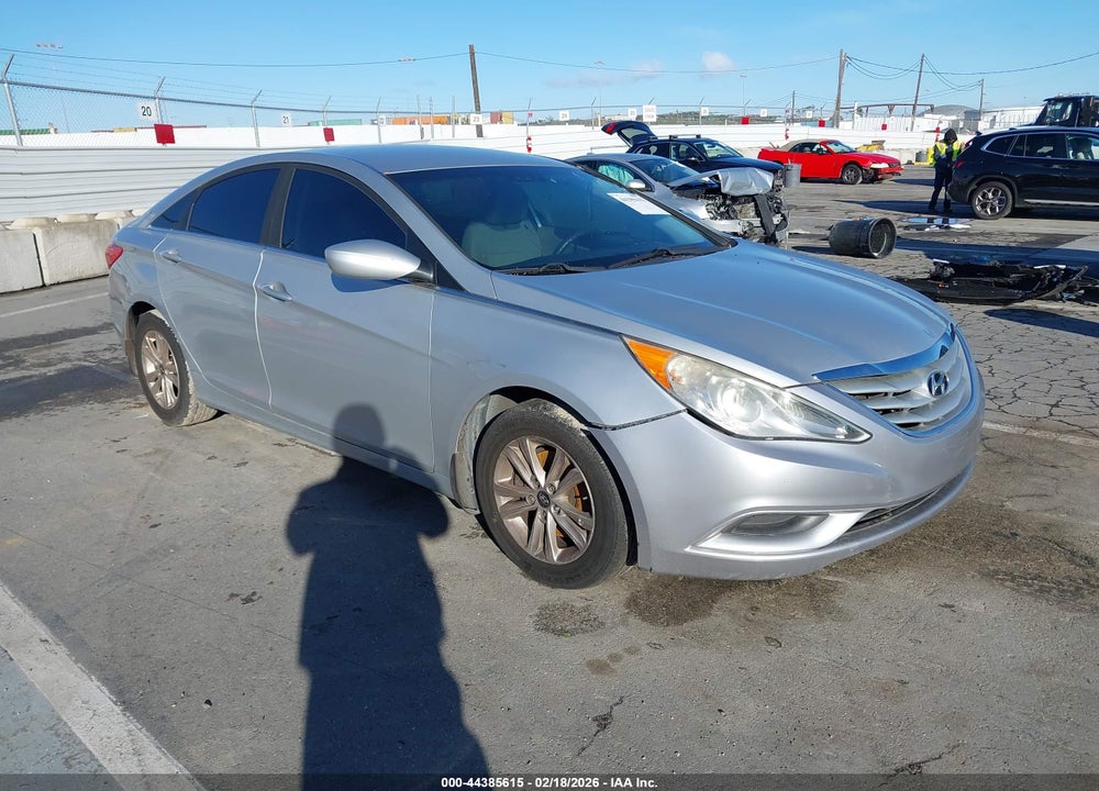 2013 HYUNDAI SONATA GLS VIN: 5NPEB4AC8DH660666