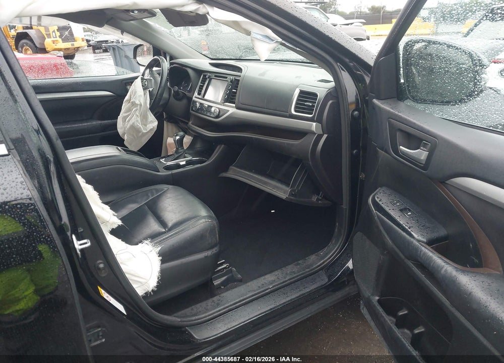 2016 TOYOTA HIGHLANDER XLE V6 VIN: 5TDKKRFH4GS131640