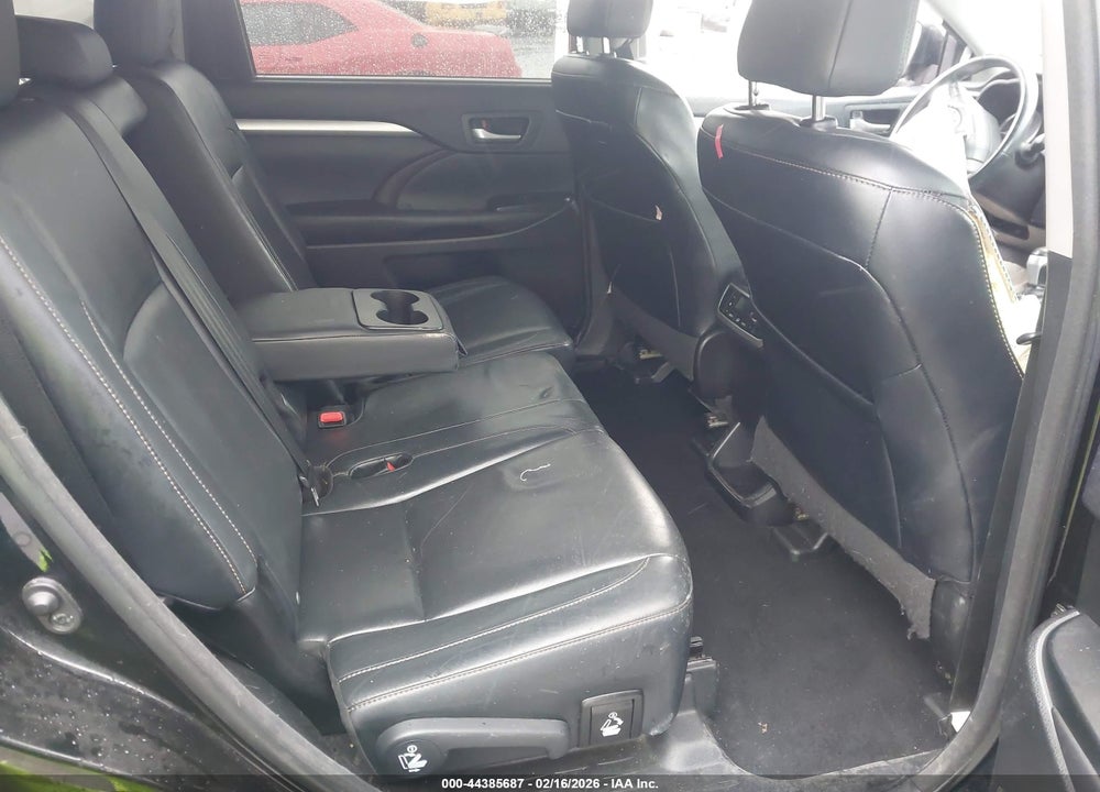 2016 TOYOTA HIGHLANDER XLE V6 VIN: 5TDKKRFH4GS131640