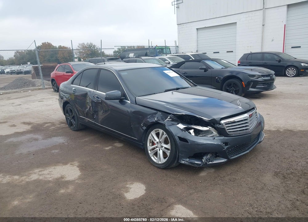 2014 MERCEDES-BENZ C 300 LUXURY 4MATIC VIN: WDDGF8AB0ER303512