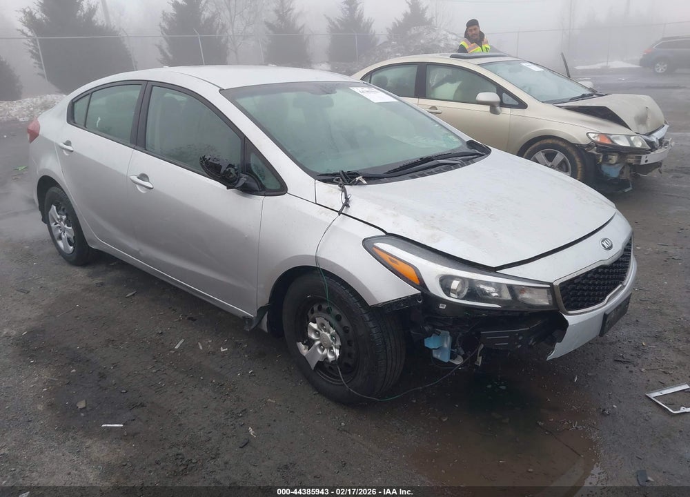 2017 KIA FORTE LX VIN: 3KPFK4A77HE038321