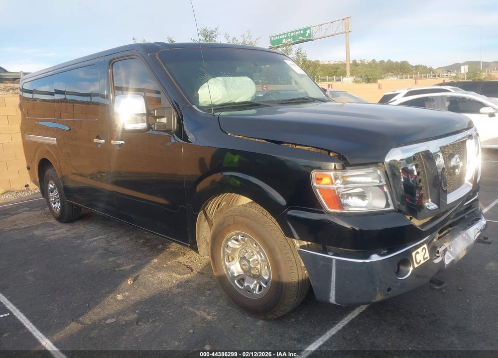 2015 NISSAN NV PASSENGER NV3500 HD SL V8 VIN: 5BZAF0AA1FN850600