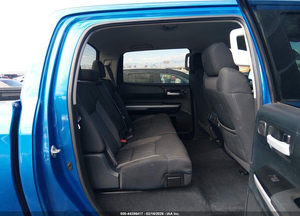 2016 TOYOTA TUNDRA SR5 5.7L V8 VIN: 5TFEW5F17GX211523