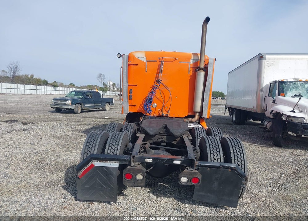 2007 FREIGHTLINER CONVENTIONAL ST120 VIN: 1FUJBBCK57LW34574