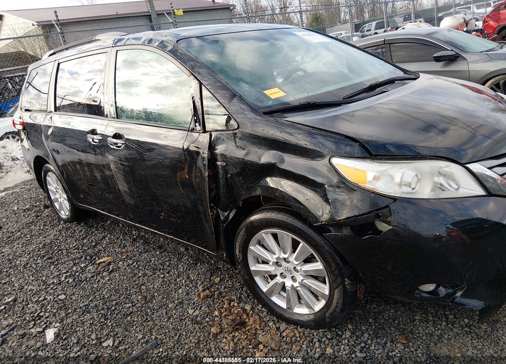 2017 TOYOTA SIENNA XLE PREMIUM 7 PASSENGER VIN: 5TDDZ3DC9HS163798
