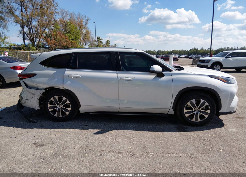 2022 TOYOTA HIGHLANDER HYBRID XLE VIN: 5TDGARAH0NS512558